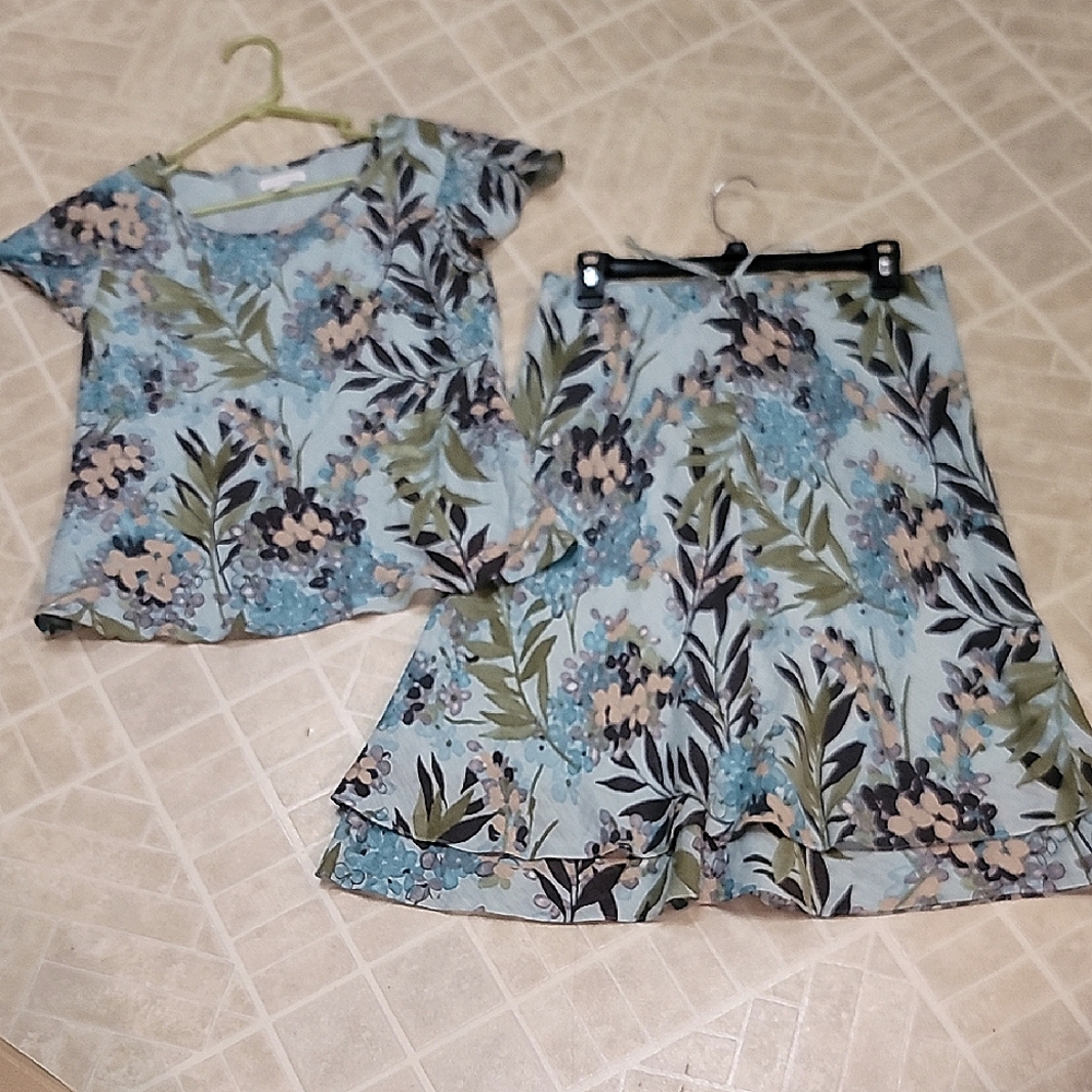 Floral Two-Piece Set in Blue and Green